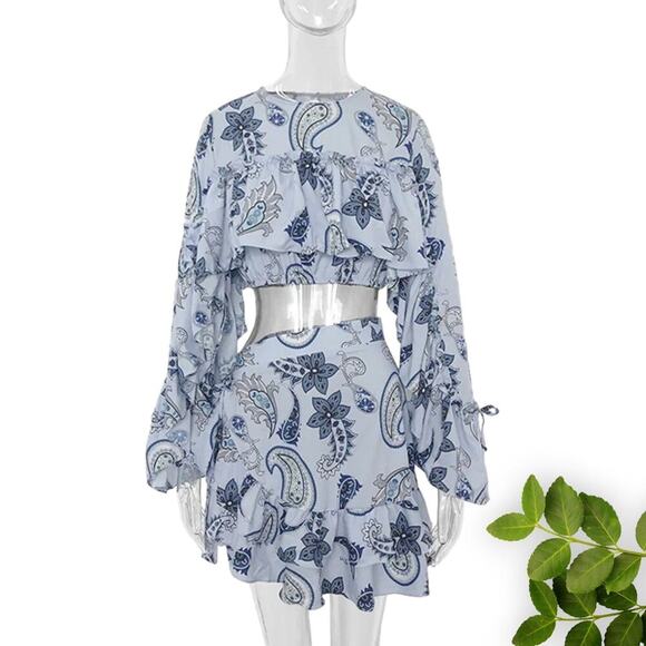 Blue V-Neck‎ Collar Blouse with Butterfly Ruffle Sleeves and Skirt Outfit Set - Picture 2 of 4